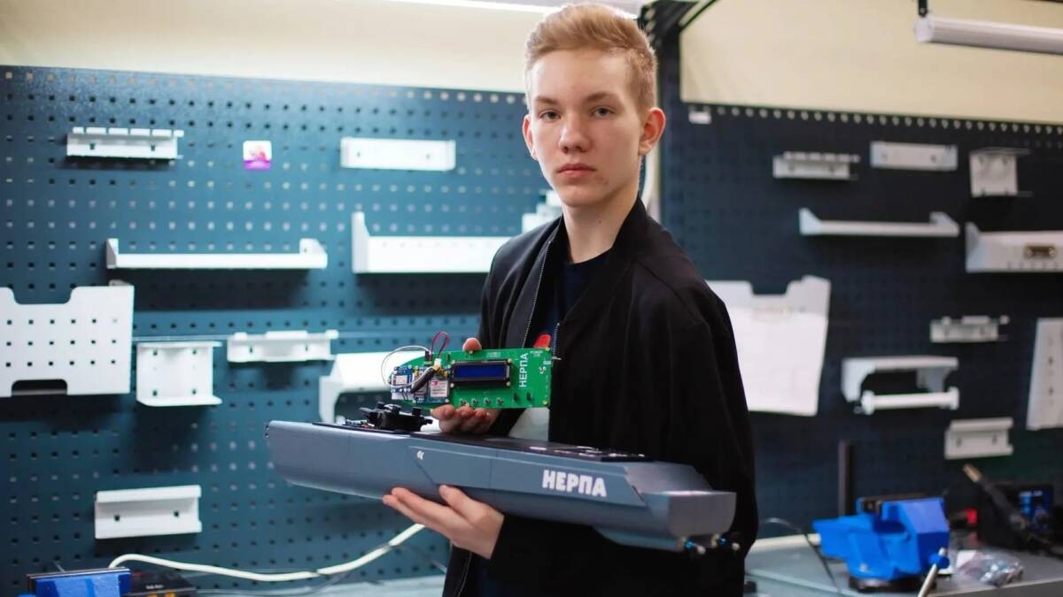 Московский школьник создал блок управления для беспилотного катера «Нерпа»