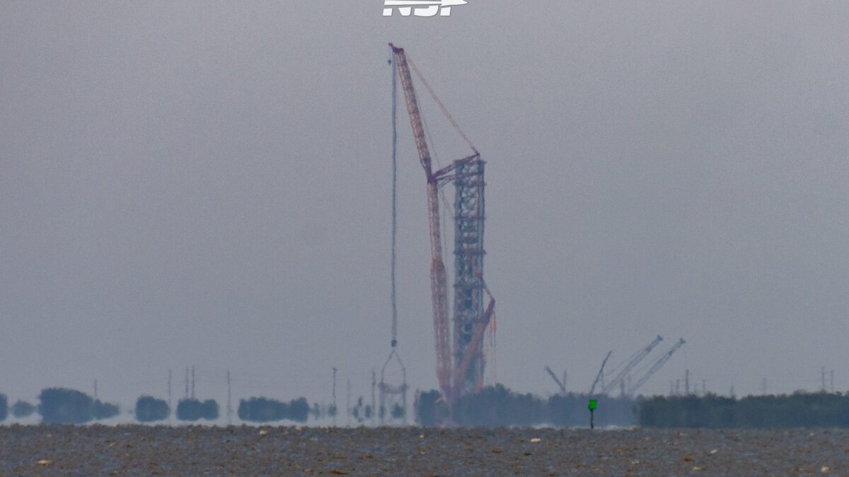 На мысе Канаверал собрали семь секций башни Mechazilla для Starship