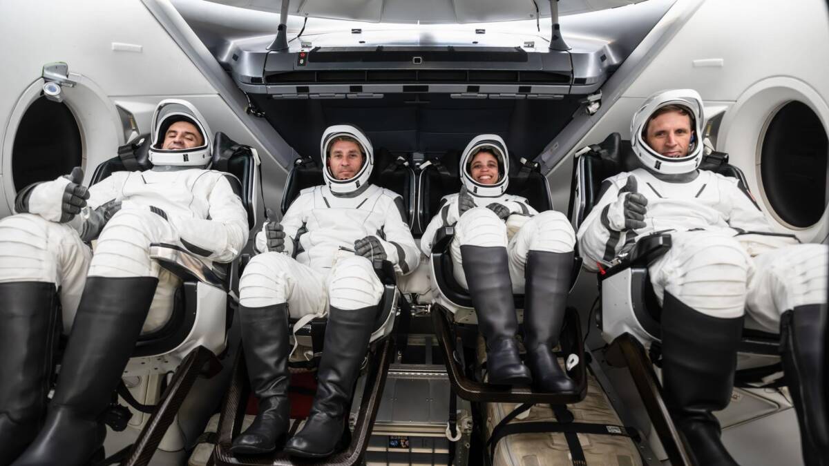 NASA отправит на МКС первую дважды летавшую на Crew Dragon астронавтку