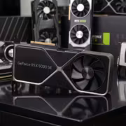 Видеокарты Nvidia GeForce RTX 5090 SE на столе