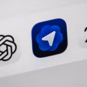 значок Telegram иконка на экране браузера и Calendar