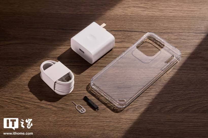 Адаптер питания, кабель и прозрачный чехол для Oppo K15