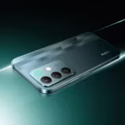 Realme выпустила в России три смартфона серии P4 2 Редми смартфон серии P4 на темном фоне