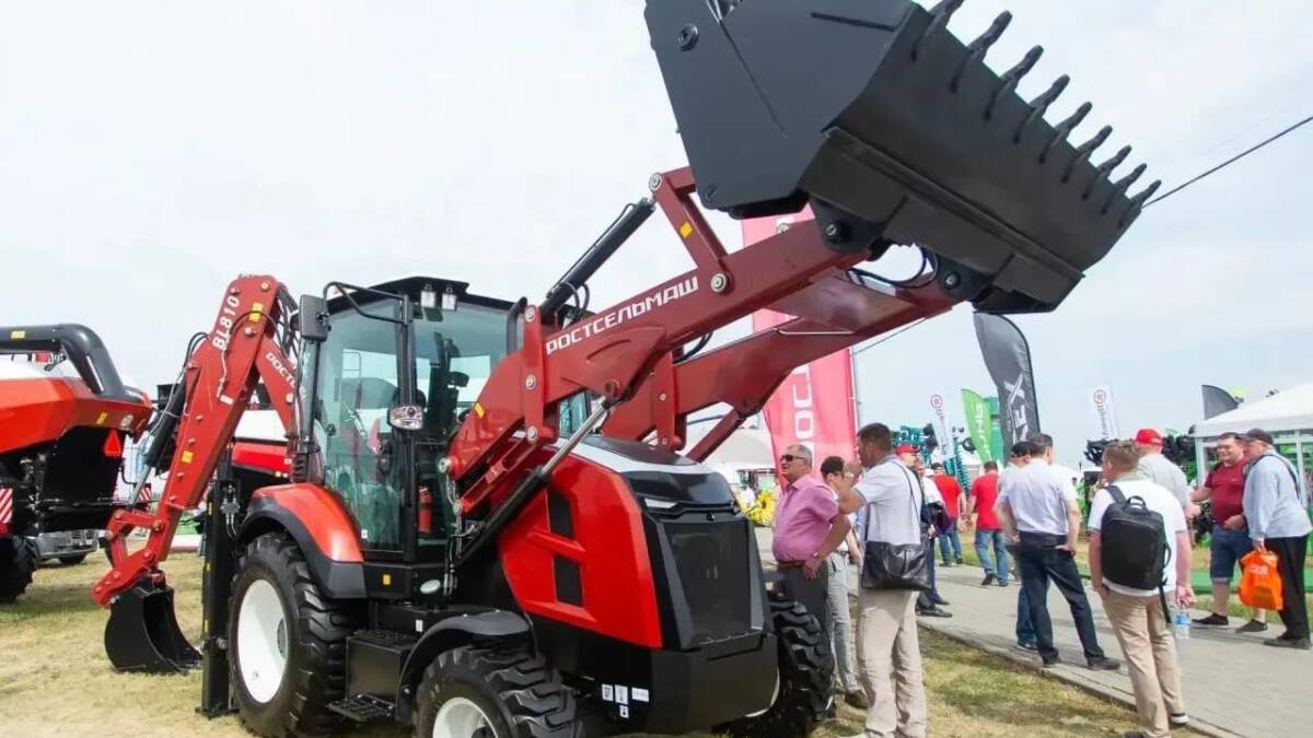 Под Уфой построят цех для техники «Ростсельмаша» на 500 наименований в год 1 Трактор Ростсельмаш на сельскохозяйственной выставке