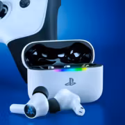 Razer адаптировал свои игровые наушники для PS5 и Xbox 4 Игровые наушники Razer для PS5 и Xbox с чехлом и контроллером