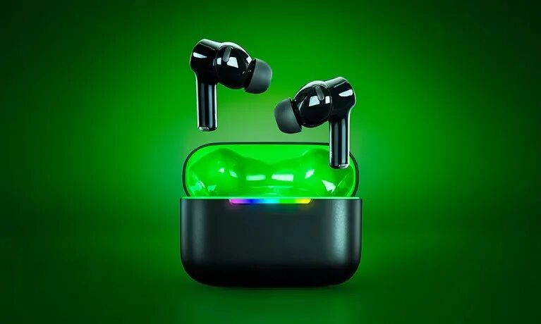 Razer адаптировал свои игровые наушники для PS5 и Xbox 4 Беспроводные наушники Razer с зелёным кейсом