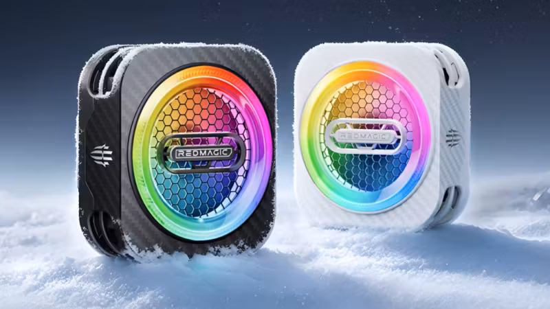 Два кулера Red Magic с RGB-подсветкой на снегу