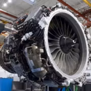 Ресурс авиадвигателя ПД-8 вырастет более чем в 20 раз до конца 2026 года 3 Авиационный двигатель ПД-8 внутри цеха сборки