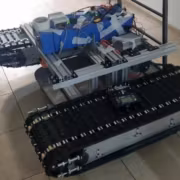 Робот Salacia Robotics для пляжей просеивает песок
