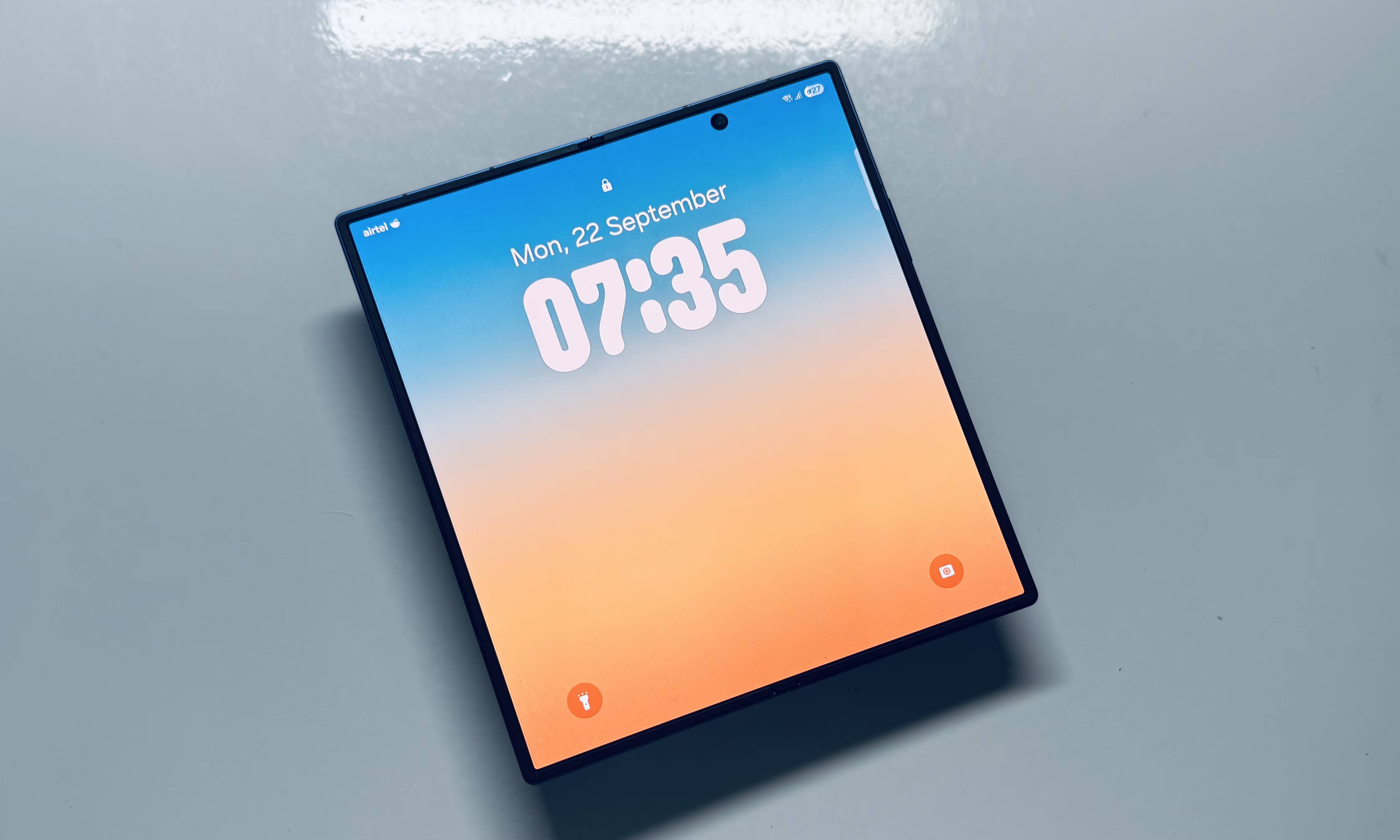 Samsung Galaxy Z Fold 8 Ultra: всё, что известно о флагманском складном смартфоне 1 Развернутый складной смартфон Samsung Galaxy Z Fold 8 Ultra