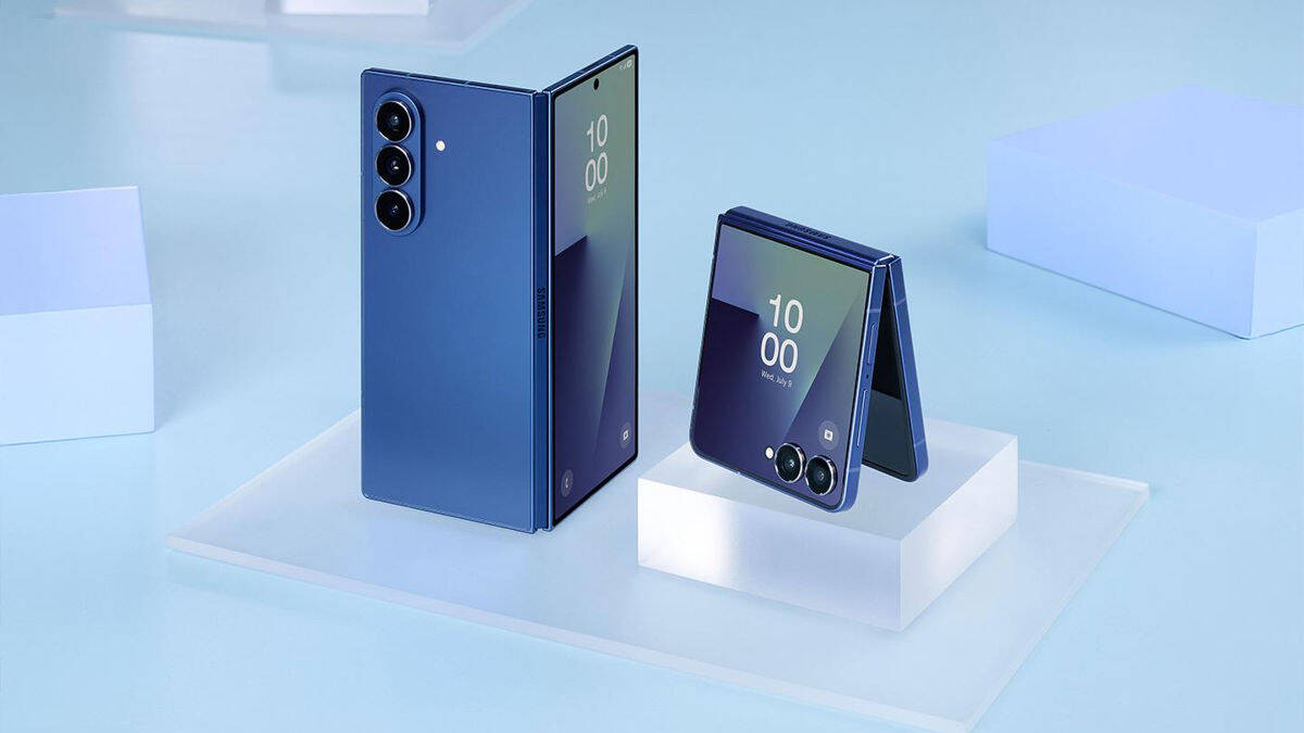 Складной смартфон Samsung Galaxy Z Fold 5 ноутбук открыт