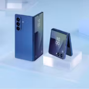 Складной смартфон Samsung Galaxy Z Fold 5 ноутбук открыт