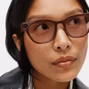 Умные очки Samsung с камерами и надписью Gemini