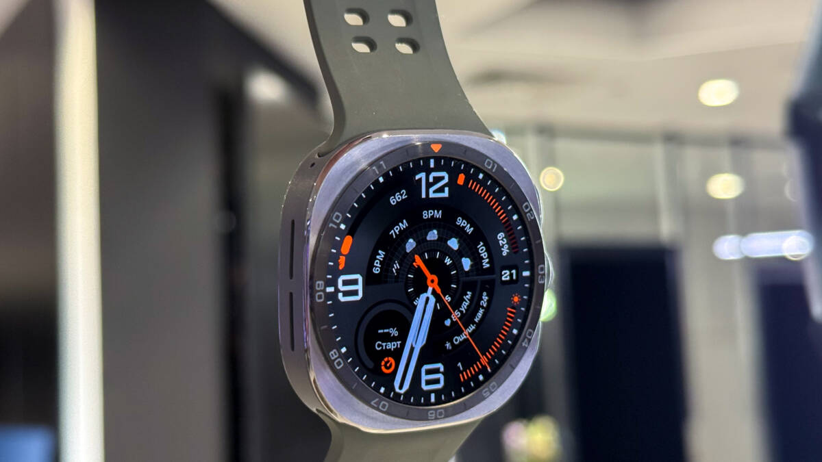 Samsung представила Galaxy Watch Ultra 2 с батареей 800 мА·ч и экраном на 5000 нит 2 умные часы Galaxy Watch Ultra 2 с черным ремешком