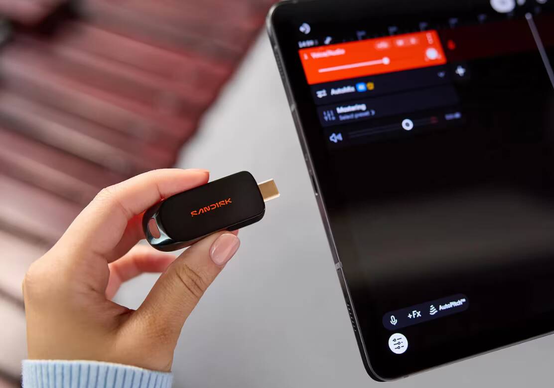 SanDisk выпустила USB-C флешки на 256 ГБ и 250 МБ/с 3 USB-C флешка SanDisk и смартфон с открытым приложением