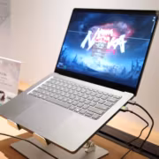 Игровой ноутбук Asus с подключением RTX Spark
