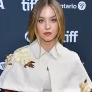 Сидни Суини на пресс-звёздной премьере TIFF