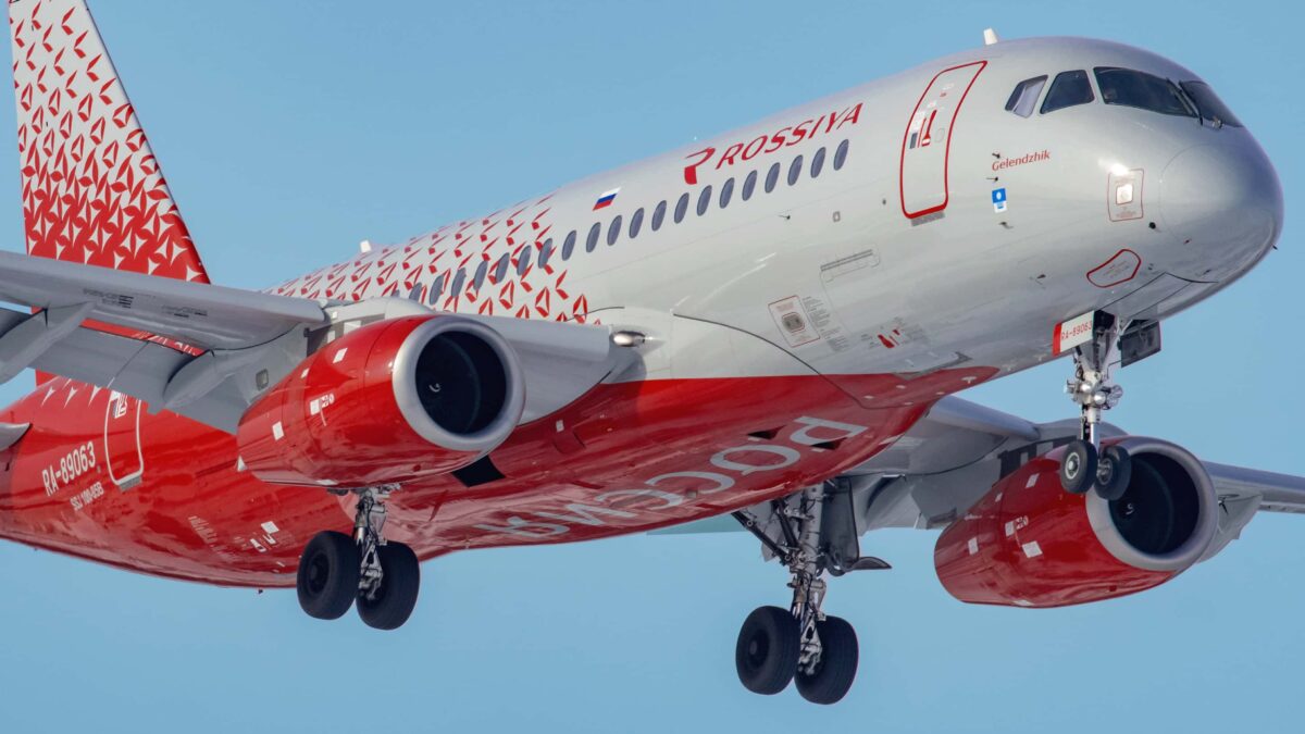 SJ-100 отправят в серию осенью 2026 года на фоне спроса на 100 лайнеров