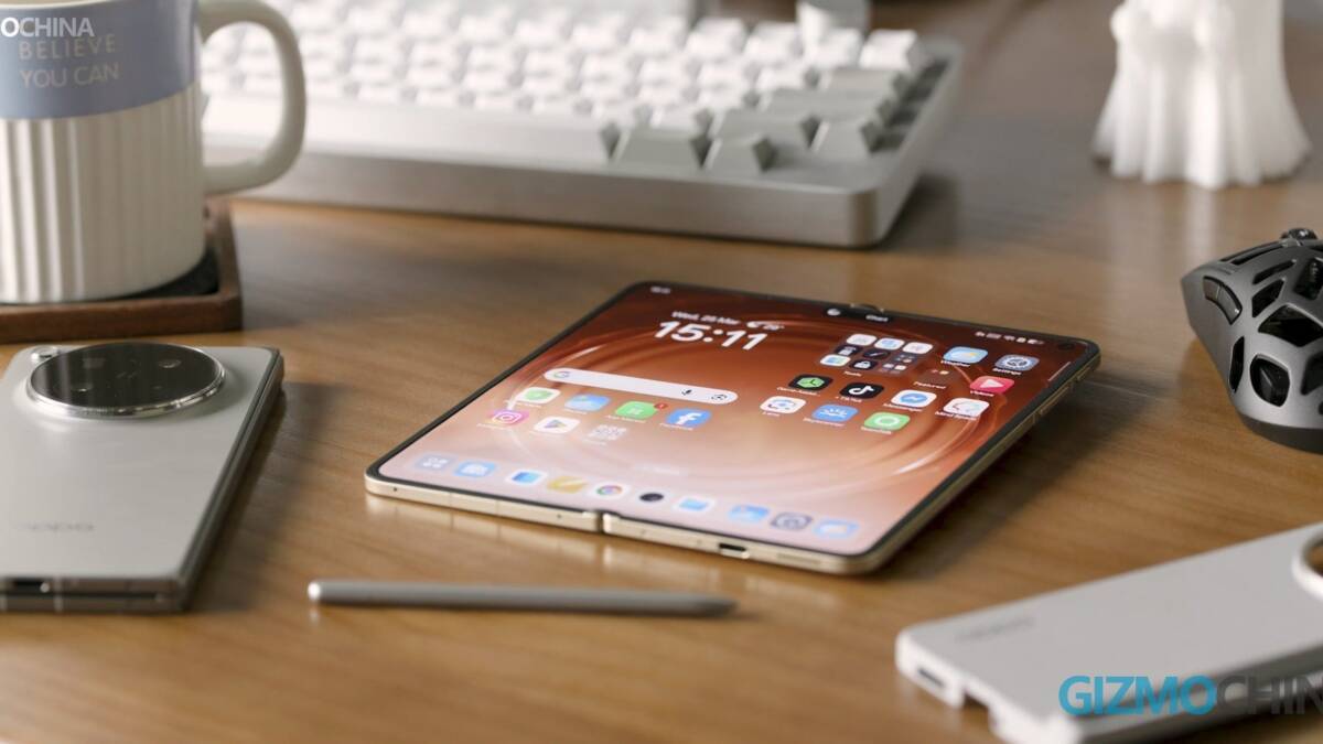 Складной смартфон Oppo Find N7 на рабочем столе