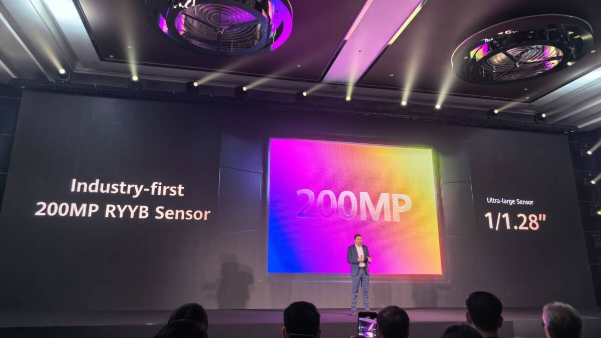 Презентация Huawei Pura 90s Pro Max на сцене