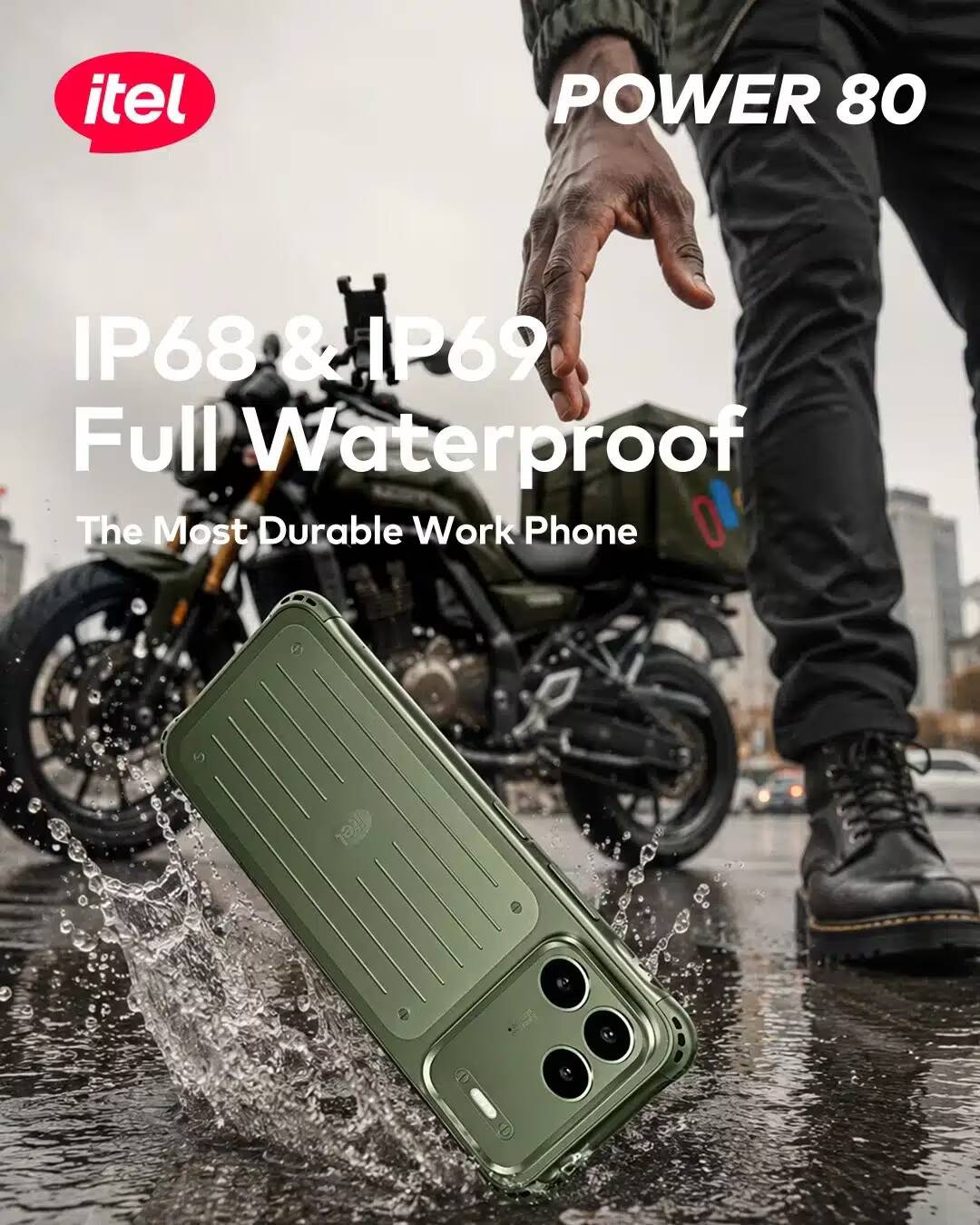 itel Power 80 водонепроницаемый смартфон на мокрой улице