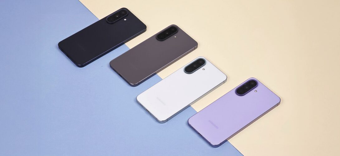 Четыре смартфона Samsung Galaxy A57 разных цветов