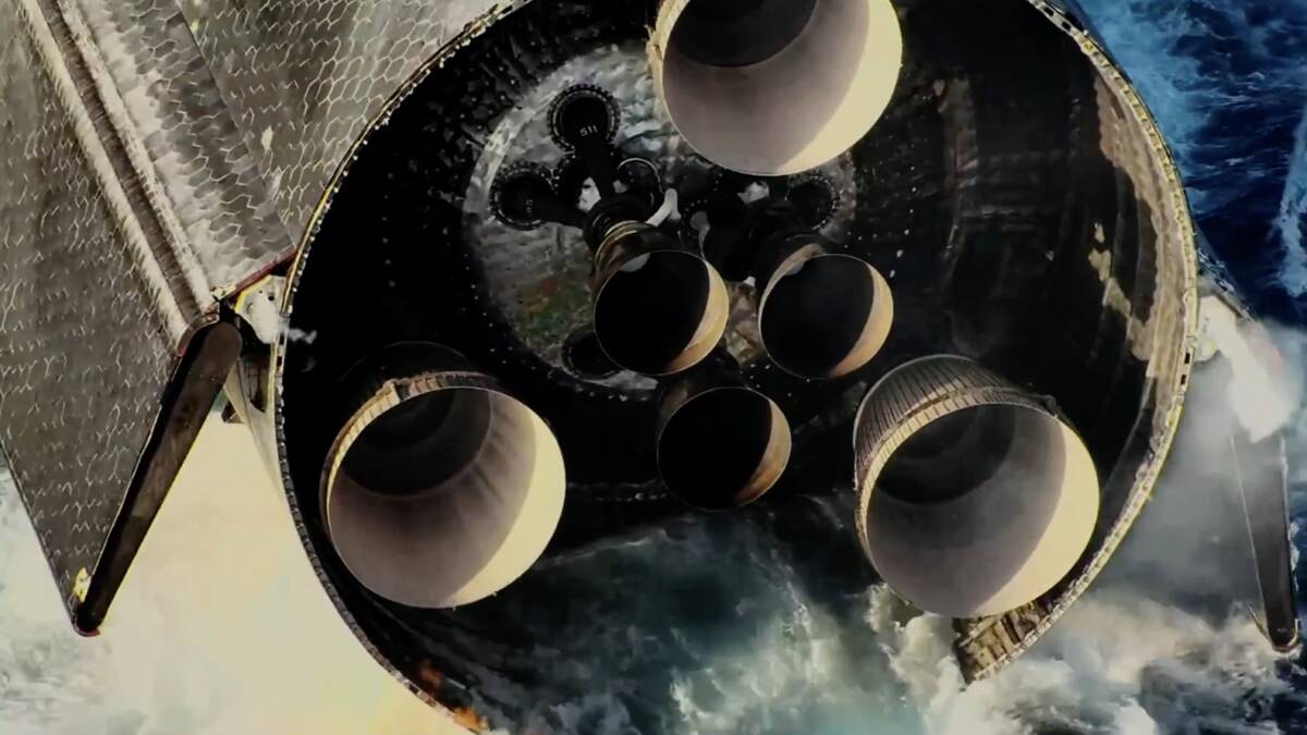 Starship впервые сел в океане и не развалился на финише