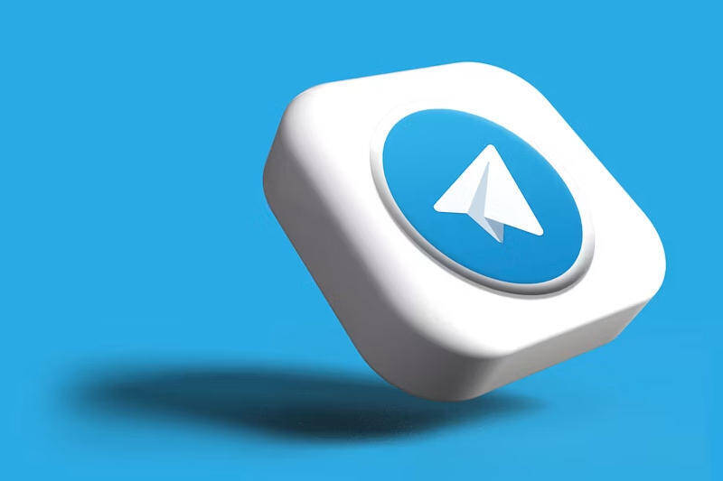 Кнопка Telegram с логотипом на синем фоне