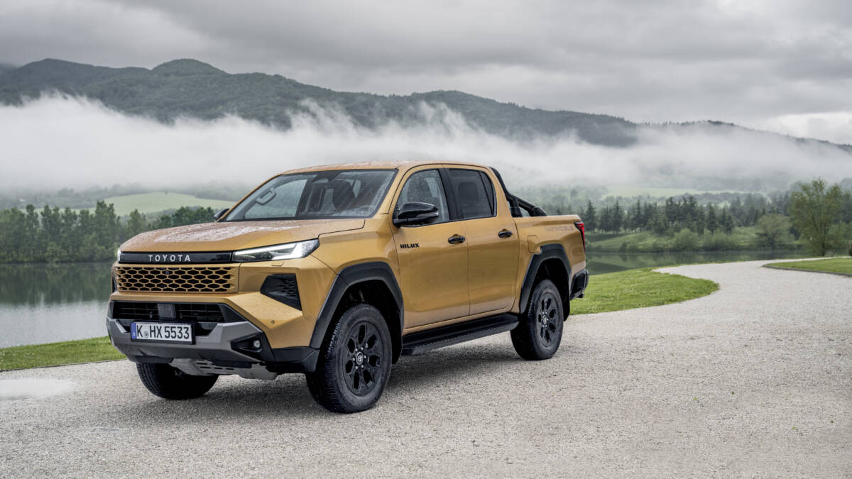 Toyota отказалась от PHEV-пикапа Hilux из-за массы, хотя уже показала электрический Hilux BEV