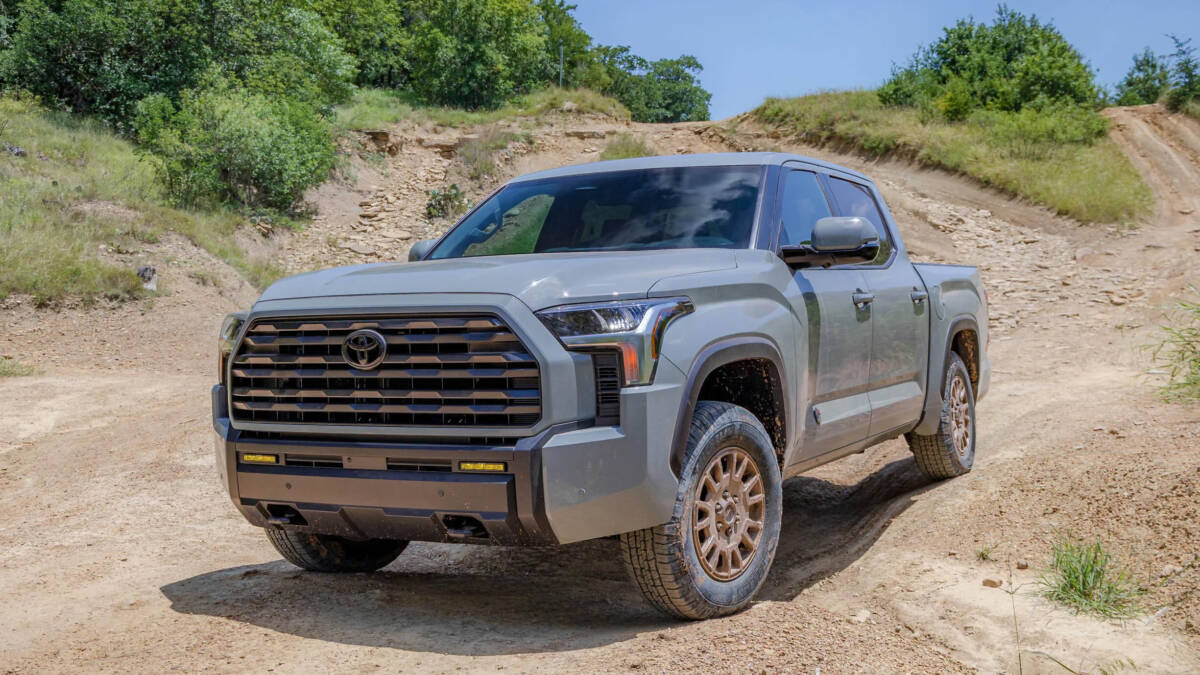 Toyota Tundra 2027 получила версию Trailhunter и стандартный экран 14 дюймов 2 Тойота Тундра 2027 версия Trailhunter 14-дюймовый экран внедорожная машина
