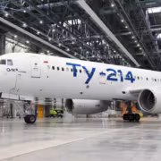 Ту-214 в боковой проекции в ангаре, внутри помещения