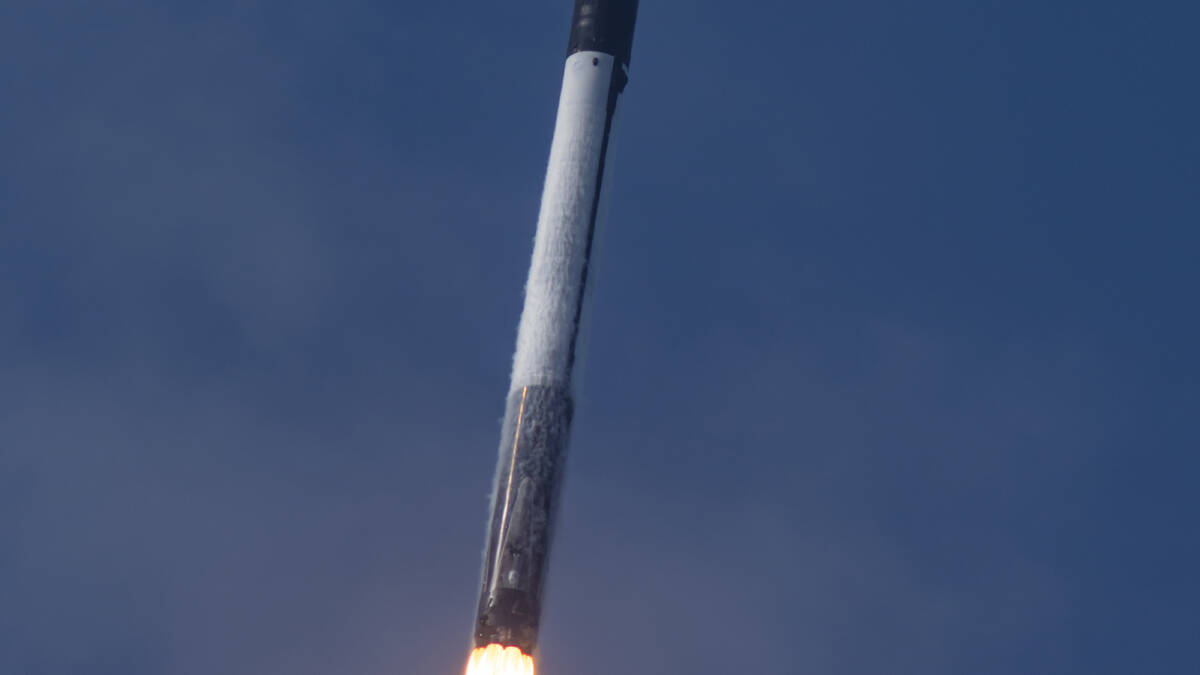 У Falcon 9 завершился 32-й полёт. Этот ускоритель SpaceX больше не вернётся в строй 4 Ракета Falcon 9 в полёте во время запуска