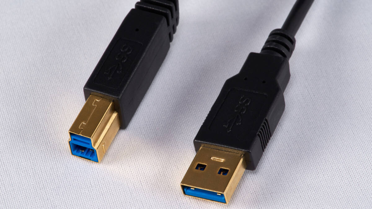 USB-B так и не стал массовым. Его сделали для принтеров, а не для всех 1 USB-B так и не стал массовым. Его сделали для принтеров, а не для всех