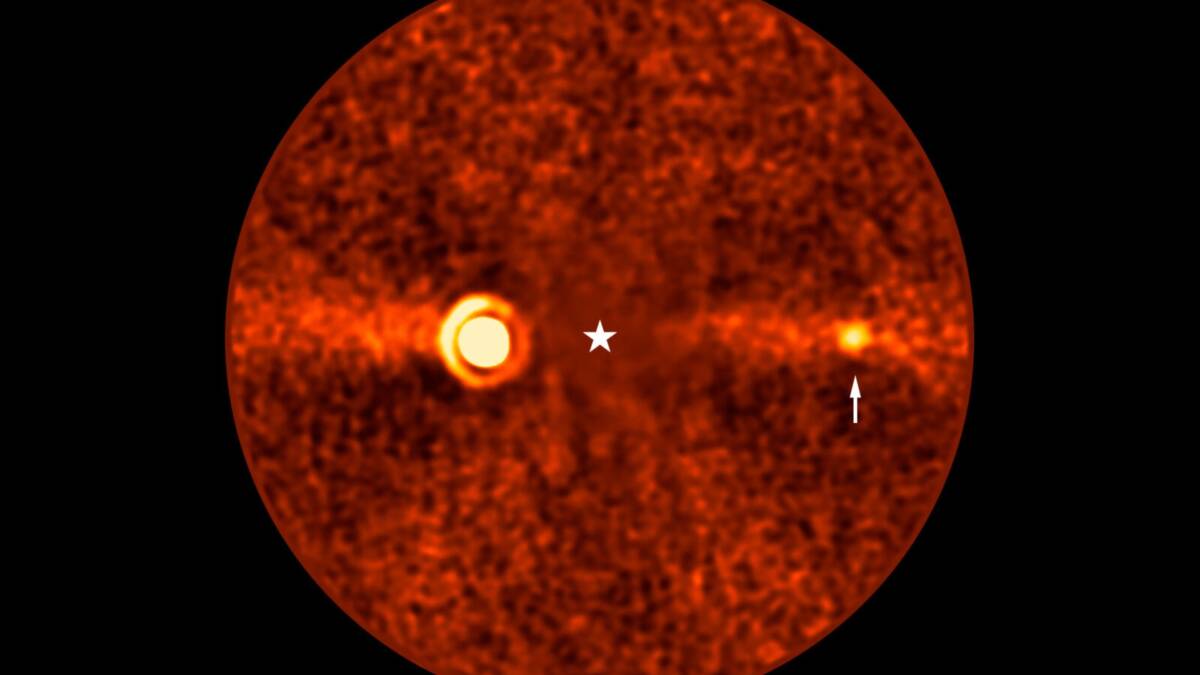 В системе Beta Pictoris нашли третью планету, которая 11 лет пряталась в архивах