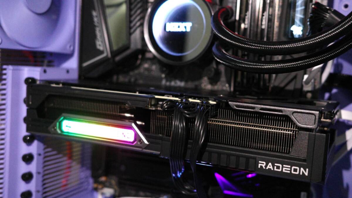 Видеокарты могут подорожать ещё сильнее. И это уже не только Nvidia 2 Видеокарта Radeon внутри компьютера с RGB-подсветкой