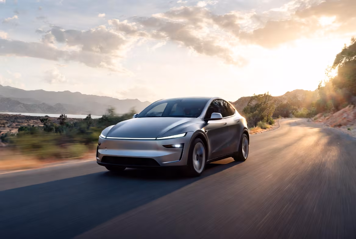 «Вояджер-1» за 50 лет уступил пробегу Tesla на автопилоте