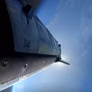 Все 20 спутников Starlink V3 вышли на связь после запуска Starship 6 Космический корабль Starship и спутники Starlink V3 в космосе