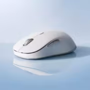 Беспроводная мышь Xiaomi Wireless Mouse 4 Pro на гладкой поверхности
