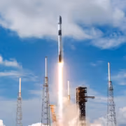 101-я миссия SpaceX в 2026 году и 30-я посадка Falcon 9 после запуска 29 спутников Starlink 1 Ракета Falcon 9 с запуском спутников Starlink SpaceX