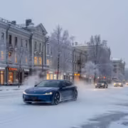Аккумулятор для электромобилей с «умным» подогревом разработали в БФУ им. Канта 1 зимний городской пейзаж с автомобилями и зданиями зимний аккумулятор для электромобилей с умным подогревом