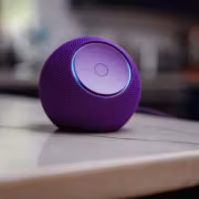 Amazon подняла цены на Echo, Kindle, Fire TV и eero до 60% 2 Портативная колонка Amazon Echo с синим светом