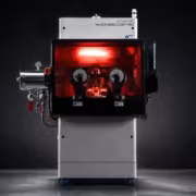 Nanofabricator Pro от Atlantis 3D внутри прозрачной защитной оболочки