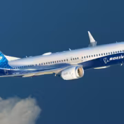 Boeing завершила испытания 737 MAX 7 и 737 MAX 10 перед сертификацией 3 Самолет Boeing 737 MAX 7 и 737 MAX 10 в небе