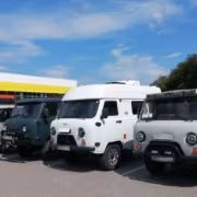 «Буханка» стала официальным именем УАЗа вместо индекса СГР 1 Автомобили микроавтобус передняя панель двери боковое окно