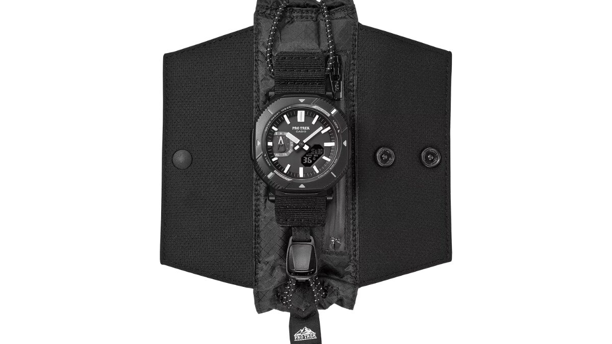 Casio сделала карман в ремешке новых часов Pro Trek PRJ-B001EX-1 5 часы Casio Pro Trek PRJ-B001EX-1 на ремешке в чехле
