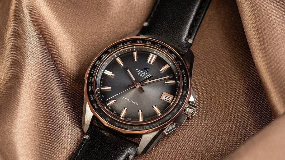 Кварцевые часы Casio Oceanus с градиентным циферблатом и кожаным ремешком