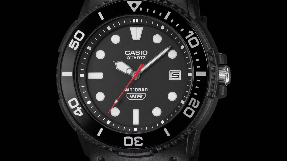 Casio выпустила три дешёвых MRW-240H с вращающимся безелем и 100 м воды 3 Часы Casio MRW-240H черный безель и циферблат