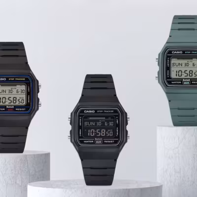Три цифровых наручных часов Casio с дисплеями и ремешками