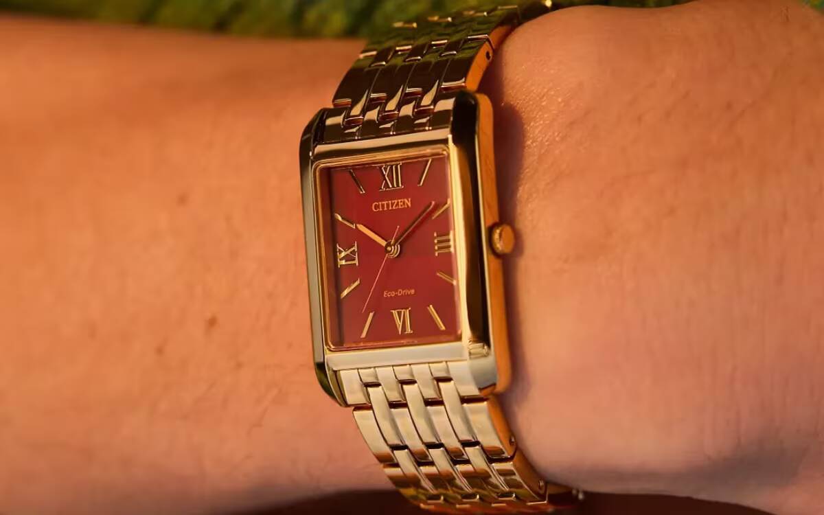 Citizen Addysen Eco-Drive вышли в США за $495 2 Часы Citizen Addysen Eco-Drive на руке в солнечном свете