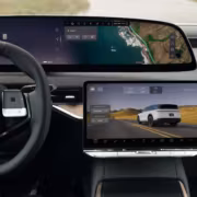 Электрический кроссовер Lucid Gravity GT-S разгоняется до 60 миль/ч за 3,1 секунды 1 Интерфейс электрокроссовера Lucid Gravity GT-S внутри салона